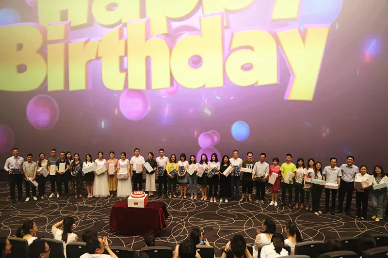 嘉祥九思慶祝第34個教師節(jié)暨2018年暑期總結(jié)表彰大會隆重召開！